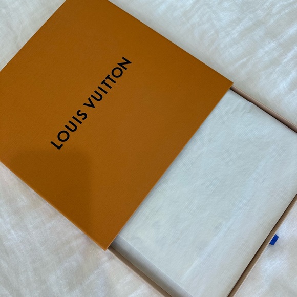 Brand New Louis Vuitton x Yayoi Kusama Silk Scarf - Picture 3 of 7